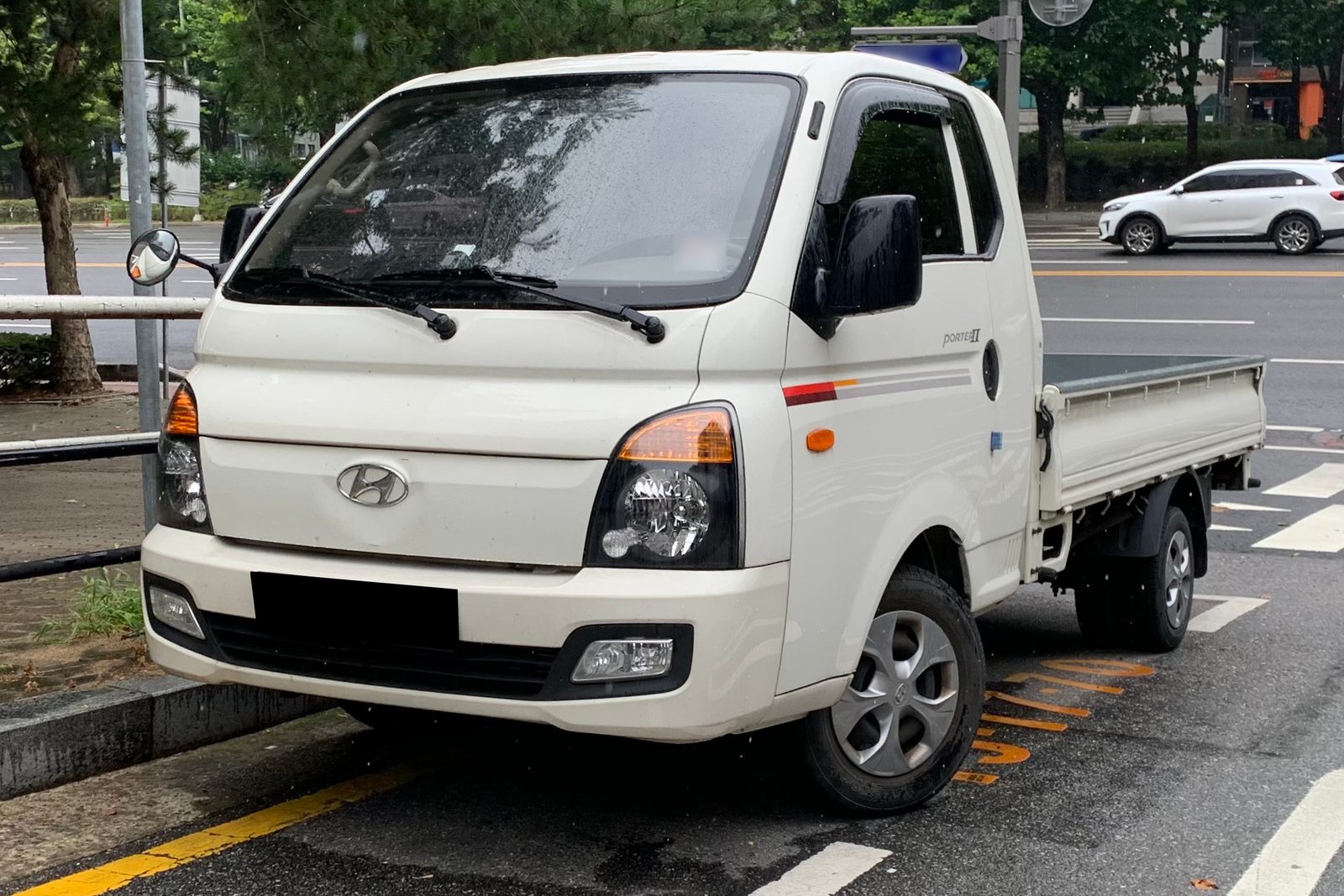 Hyundai Shehzore with driver - Alpha Car Rentals